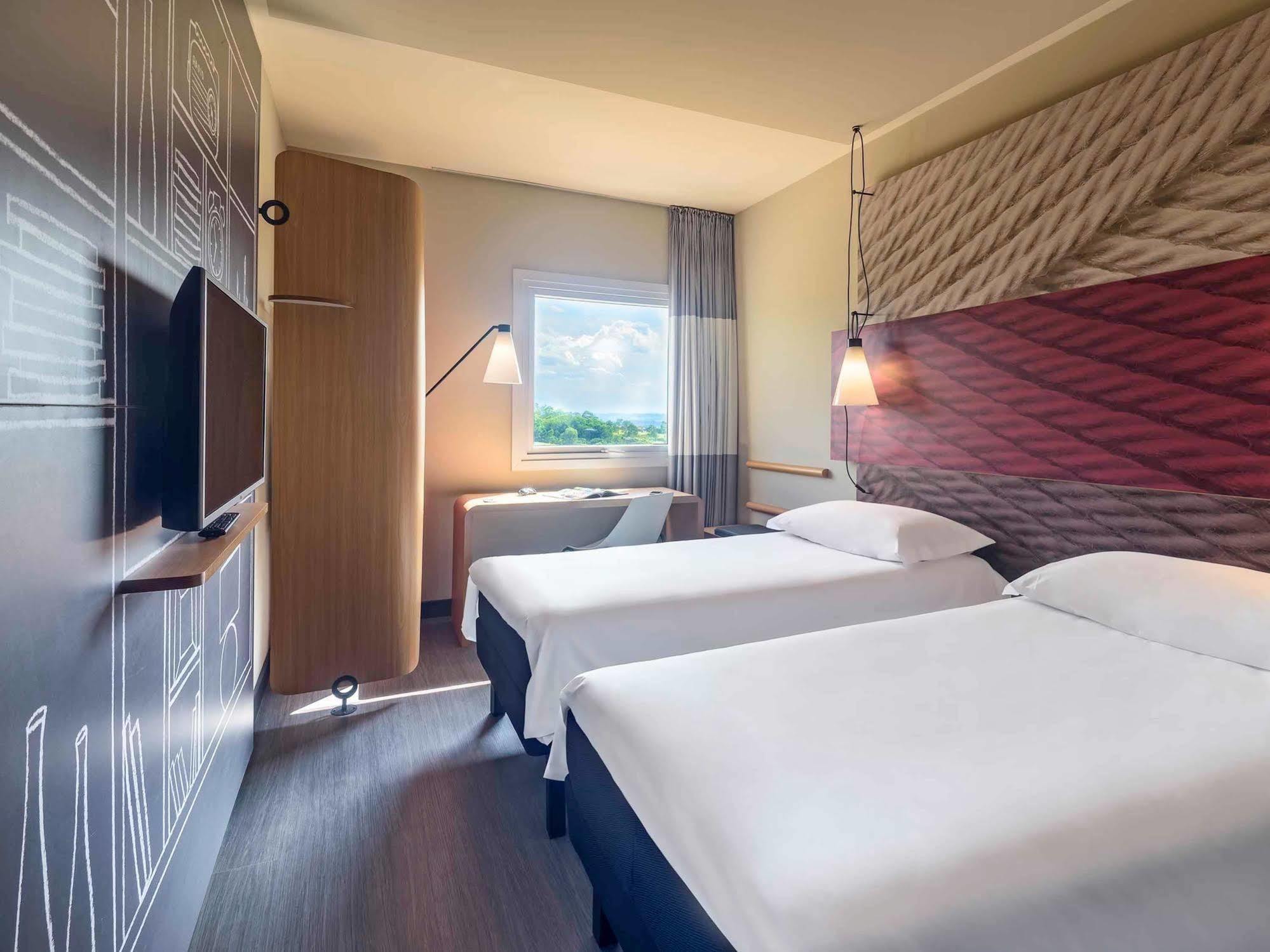 Hotel Ibis Guaiba Exteriér fotografie