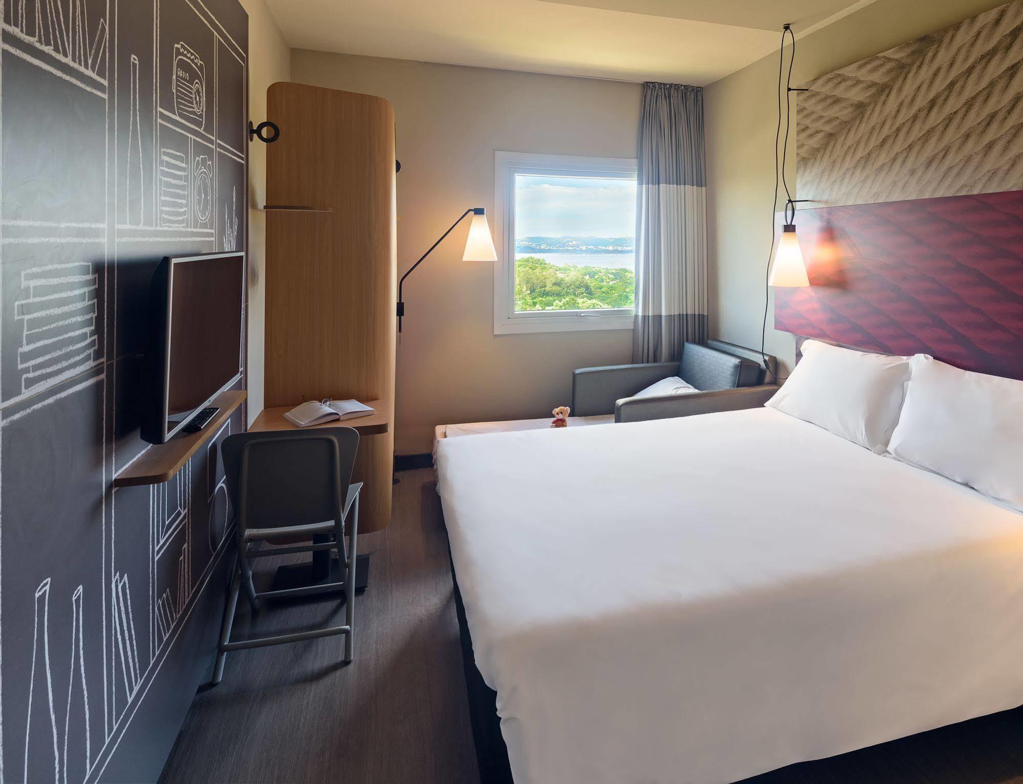 Hotel Ibis Guaiba Exteriér fotografie